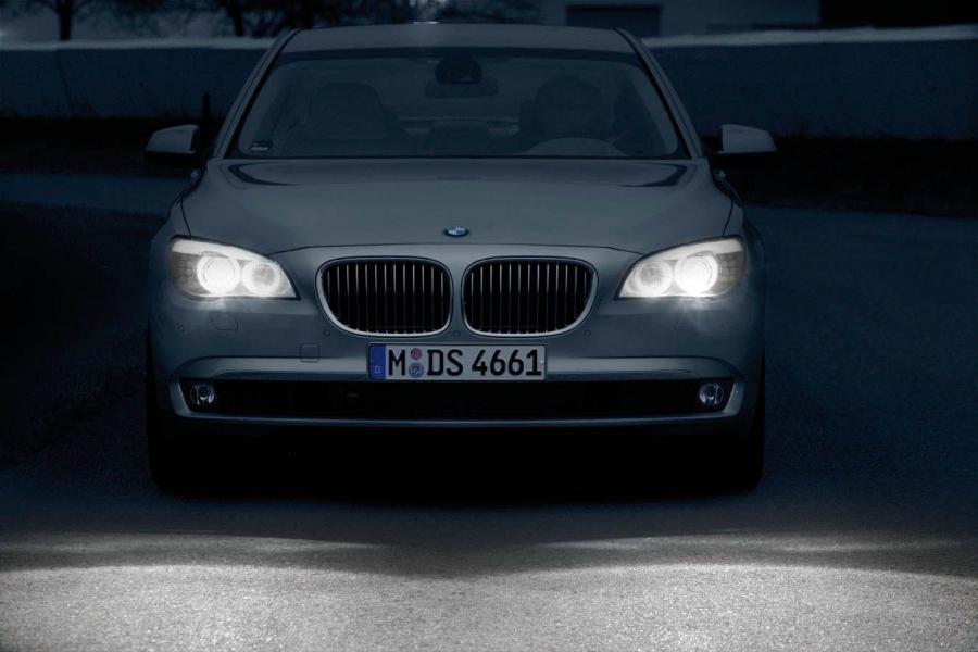  BMW 7-Series 2009 года  (фото 5 из 167)